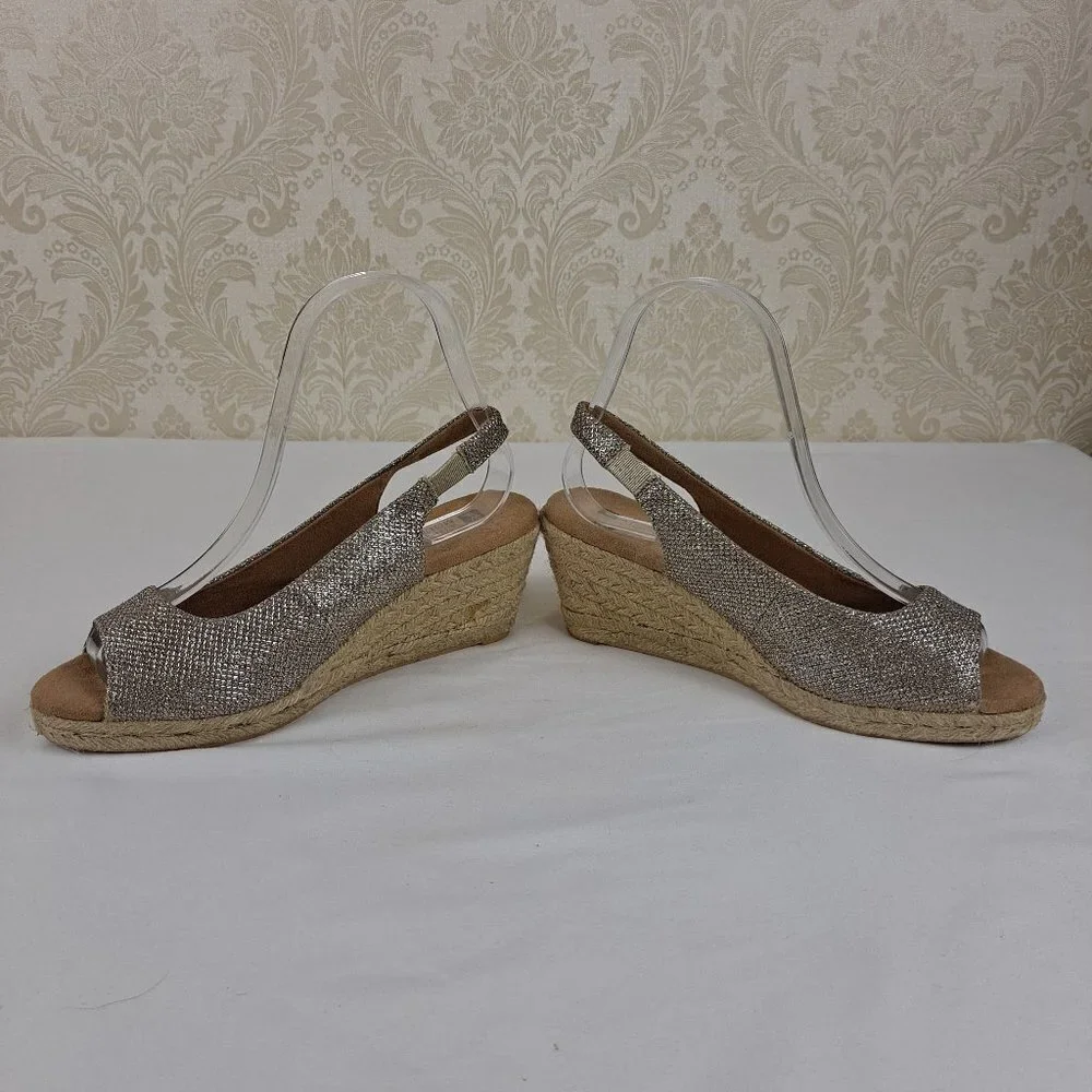 White Mountain Size 6M Gold Glitter Fabric Upper Sandals Wedge Heel Espadrille